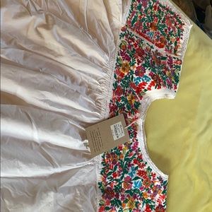 Beautiful top embroidered 🥰